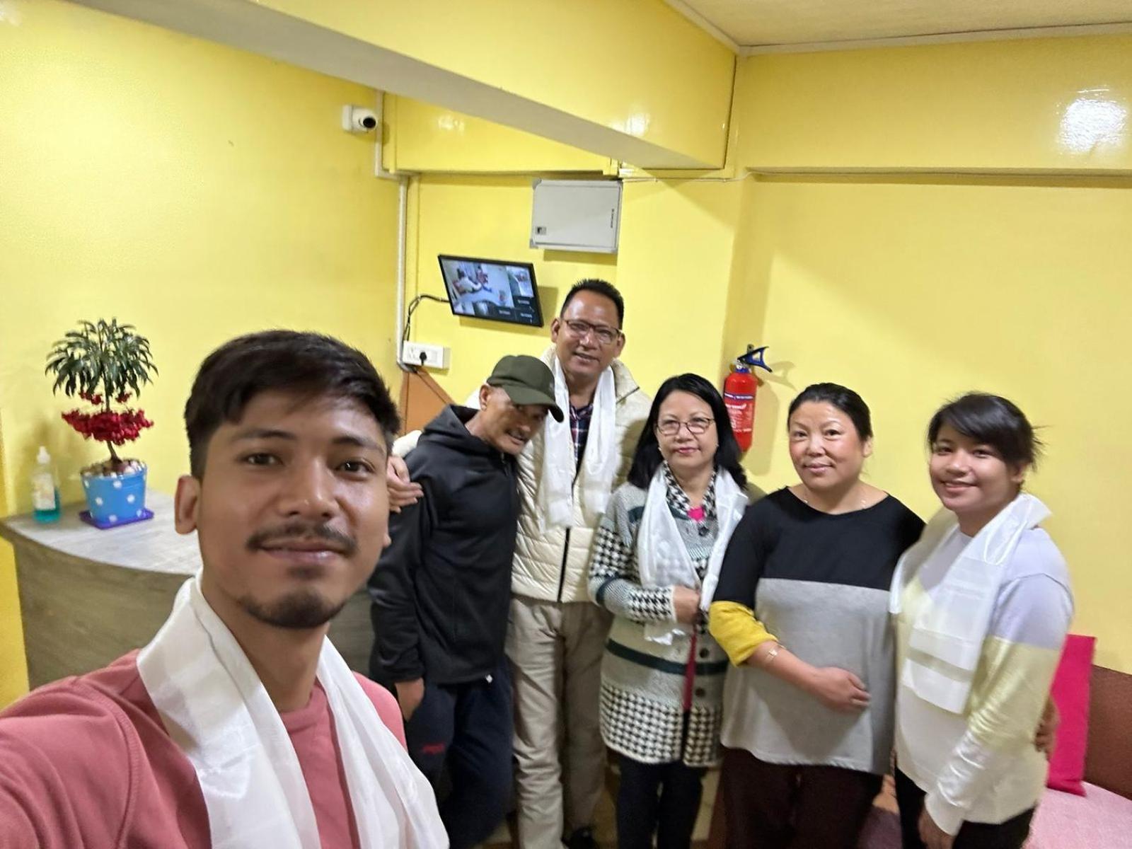 Dew Drops Guest House Darjeeling  Ngoại thất bức ảnh
