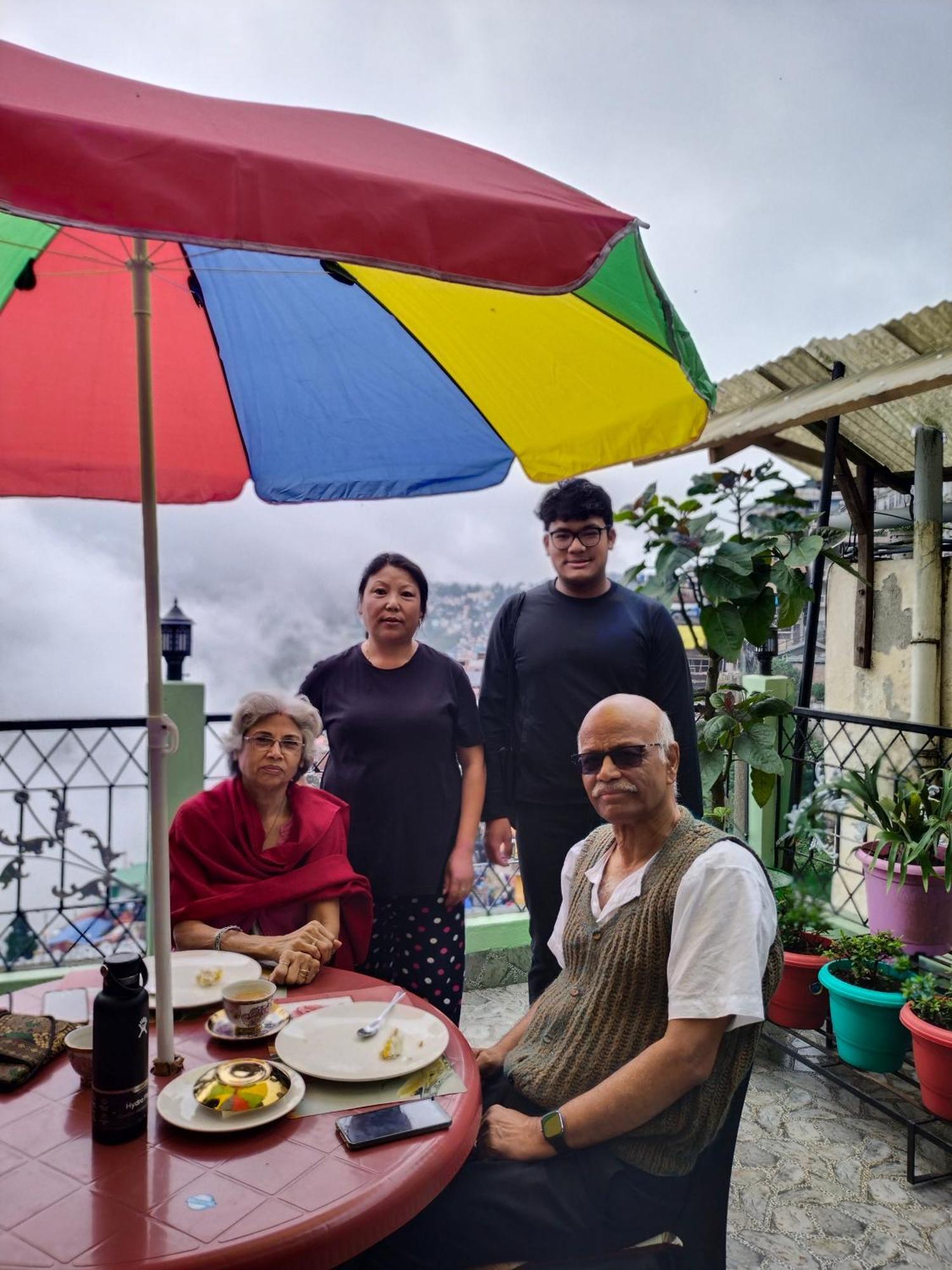 Dew Drops Guest House Darjeeling  Ngoại thất bức ảnh